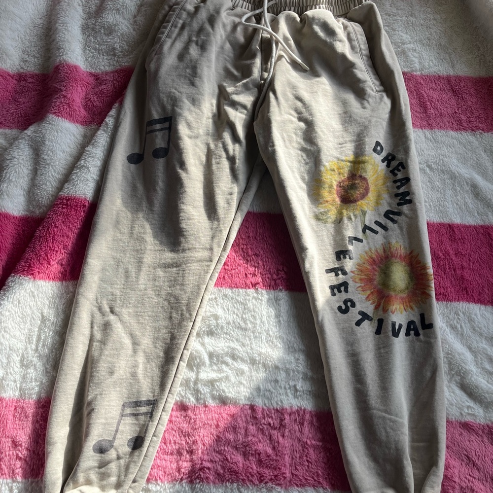 Dream Festival Graphic sweatpants